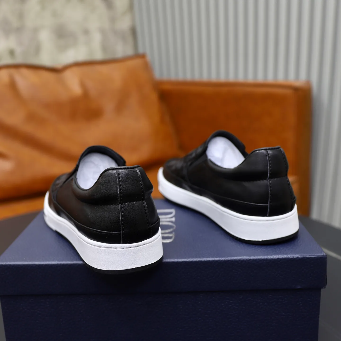 Ex-factory price: 420💰🙅‍♂️🙅‍♂️🙅‍♂️ Brand: Dior DIOR Standard code: 38-44 (45 customized) Grade: Same as the official website Material: Original material splicing Comfortable and breathable lining Lightweight and wear-resistant sports outsole Style category: Men's fashionable casual shoes Running sneakers Distinguished luxury brand elements Top luxury Color: actual picture color